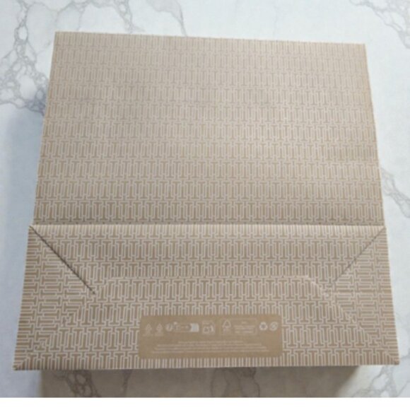 ✨ Tory Burch Logo Clothing Gift Envelope – NEW – Luxury Packaging ✨ - Picture 2 of 4